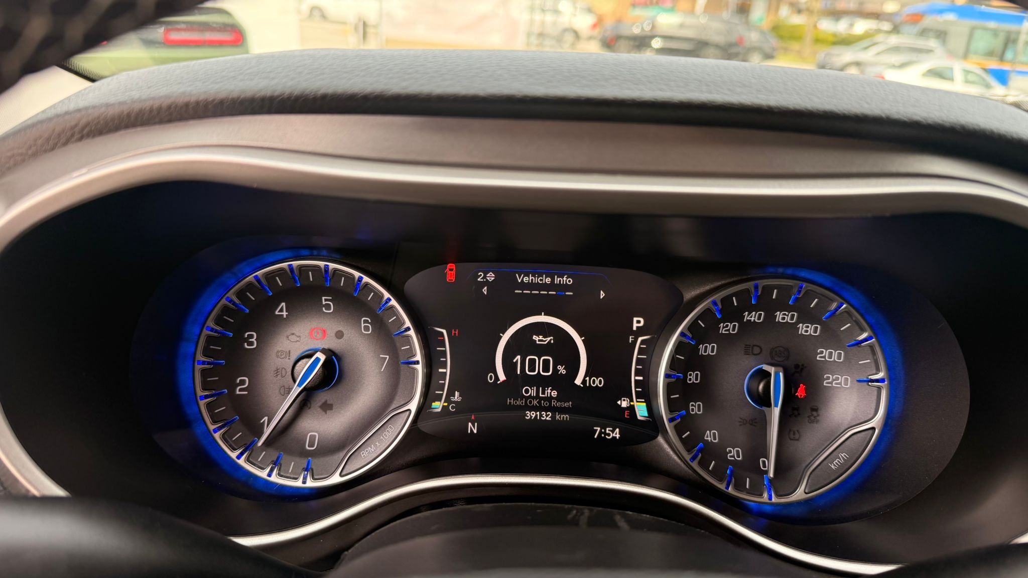 2023 Chrysler Pacifica — view 13