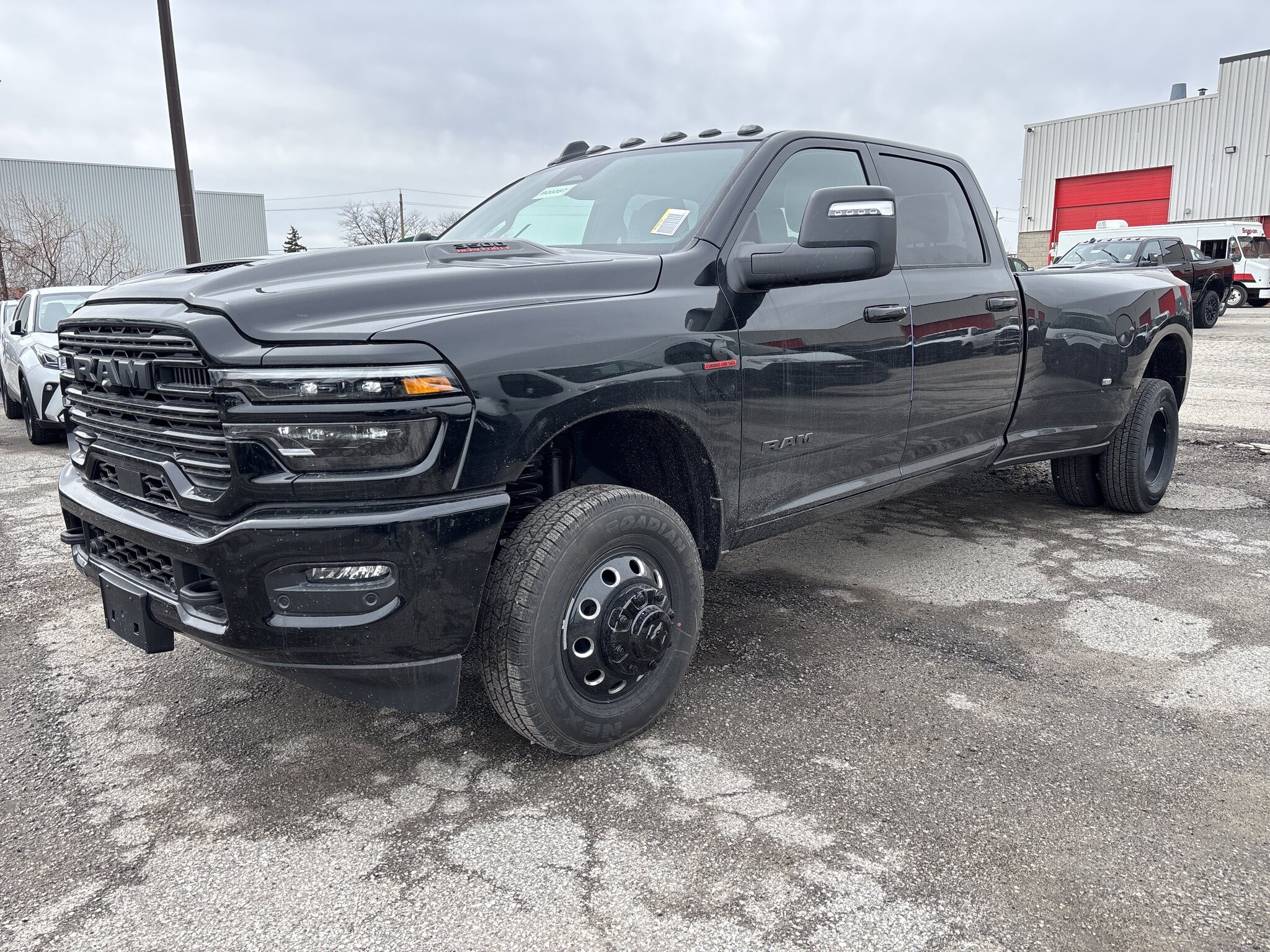 2026 RAM 3500 Laramie 4x4 Crew Cab 8' Box Truck