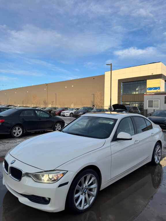 2014 BMW 320I XDrive AWD : Low Mileage