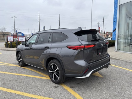 used 2022 Toyota Highlander car, priced at $42,995