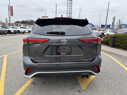 used 2022 Toyota Highlander car, priced at $42,995