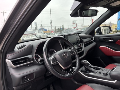 used 2022 Toyota Highlander car, priced at $42,995