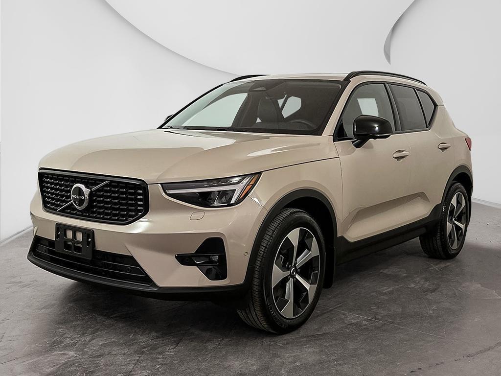 2025 Volvo XC40
