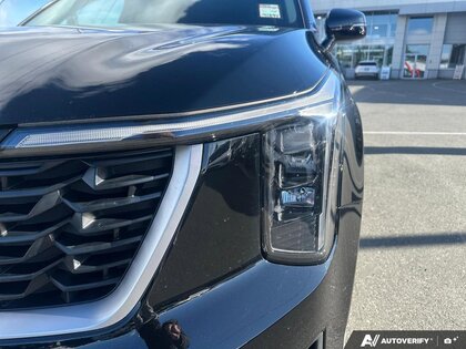 used 2025 Kia Sorento car, priced at $39,999