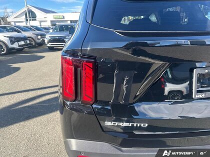 used 2025 Kia Sorento car, priced at $39,999