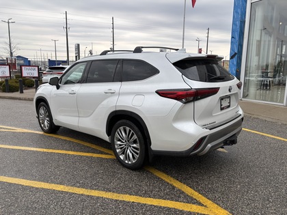 used 2023 Toyota Highlander car, priced at $51,995