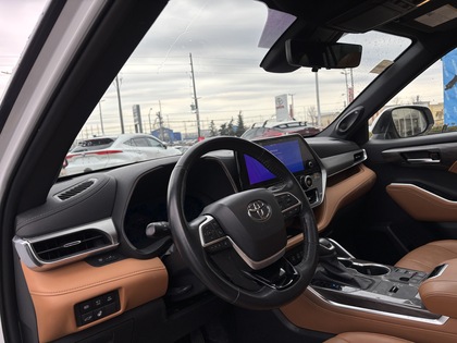 used 2023 Toyota Highlander car, priced at $51,995