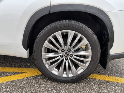 used 2023 Toyota Highlander car, priced at $51,995