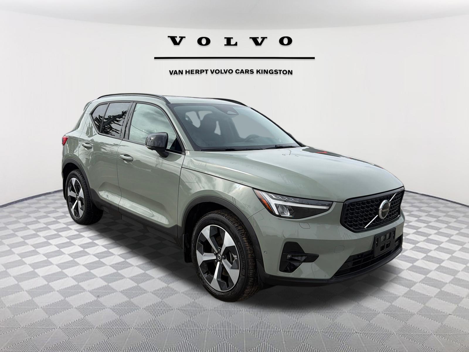 2025 Volvo XC40