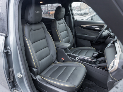 used 2025 Chevrolet TrailBlazer car, priced at $29,895