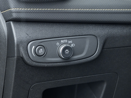 used 2025 Chevrolet TrailBlazer car, priced at $29,895