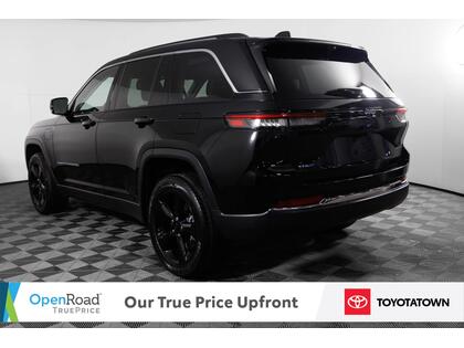 used 2022 Jeep Grand Cherokee car, priced at $38,998