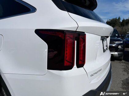 used 2025 Kia Sorento car, priced at $38,900