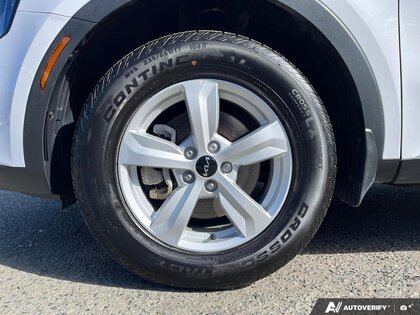 used 2025 Kia Sorento car, priced at $38,900