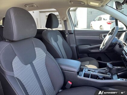 used 2025 Kia Sorento car, priced at $38,900