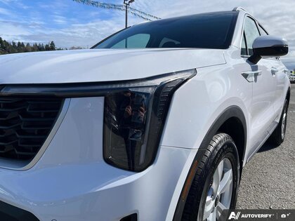 used 2025 Kia Sorento car, priced at $38,900