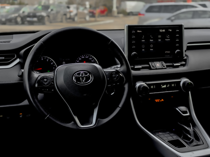 used 2020 Toyota RAV4 car, priced at $31,995