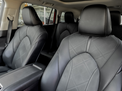 used 2021 Toyota Highlander car, priced at $45,995