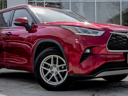 used 2021 Toyota Highlander car, priced at $45,995