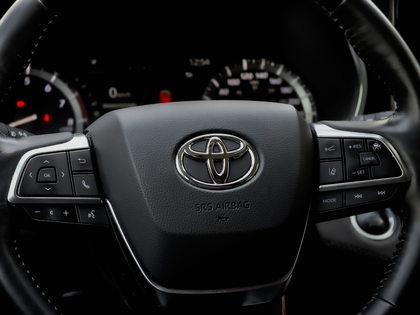 used 2021 Toyota Highlander car, priced at $45,995