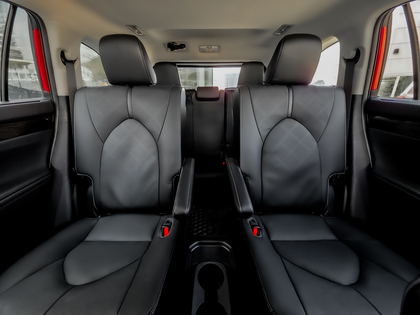 used 2021 Toyota Highlander car, priced at $45,995