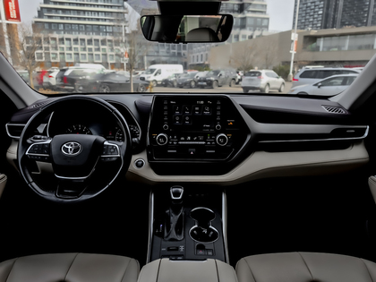 used 2021 Toyota Highlander car, priced at $36,495