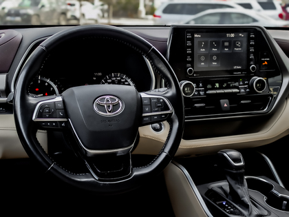 used 2021 Toyota Highlander car, priced at $36,495