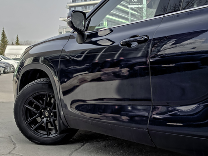 used 2021 Toyota Highlander car, priced at $36,495