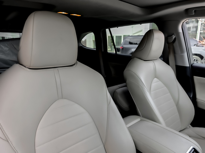 used 2021 Toyota Highlander car, priced at $36,495