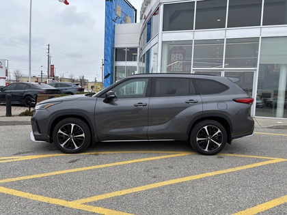 used 2022 Toyota Highlander car, priced at $42,495