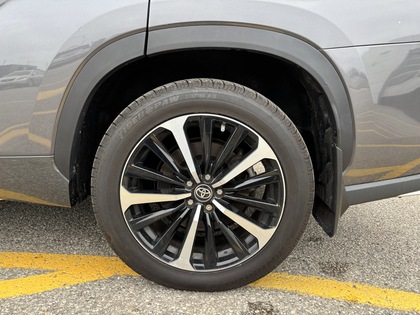 used 2022 Toyota Highlander car, priced at $42,495
