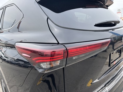 used 2025 Toyota Highlander car, priced at $53,995