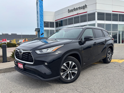 used 2025 Toyota Highlander car, priced at $53,995