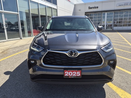 used 2025 Toyota Highlander car, priced at $61,995
