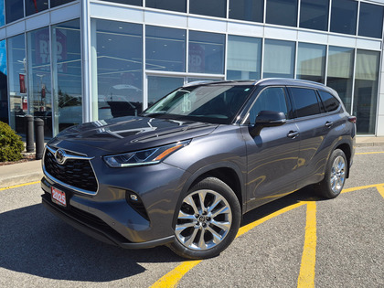 used 2025 Toyota Highlander car, priced at $61,995