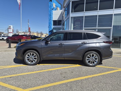 used 2025 Toyota Highlander car, priced at $61,995