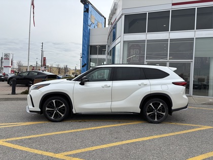 used 2021 Toyota Highlander car, priced at $37,995