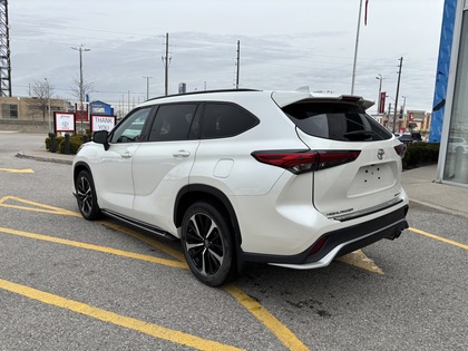 used 2021 Toyota Highlander car, priced at $37,995