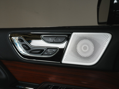 used 2022 Lincoln Navigator car, priced at $74,900