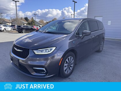 used 2022 Chrysler Pacifica Hybrid car, priced at $34,494