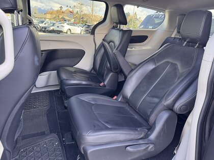 used 2022 Chrysler Pacifica Hybrid car, priced at $34,494