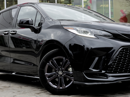 used 2025 Toyota Sienna car, priced at $65,495