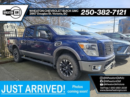 2017 Nissan Titan PRO-4X Crew Cab 4WD