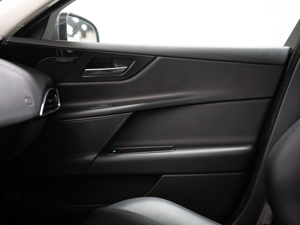 2017 Jaguar XE 3.0L V6 SC Premium, 多伦多, 全款车