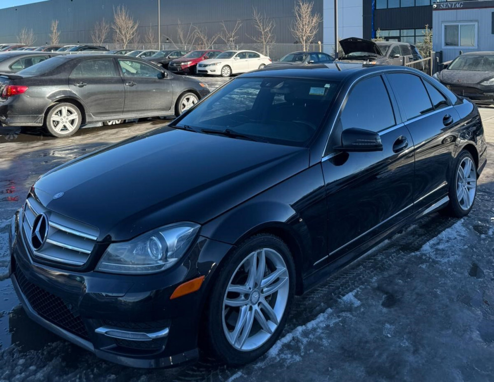 2013 Mercedes-Benz C-Class C300 4MATIC V6 : One Owner Low Mileage