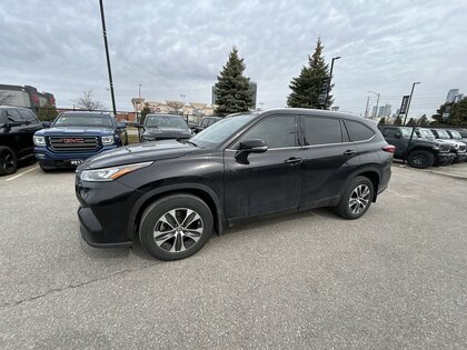used 2021 Toyota Highlander car, priced at $39,999