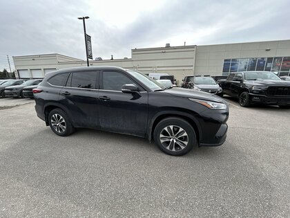 used 2021 Toyota Highlander car, priced at $39,999