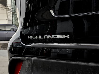 used 2022 Toyota Highlander car, priced at $45,699