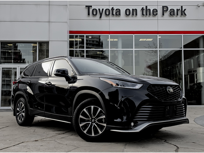 used 2022 Toyota Highlander car, priced at $45,699