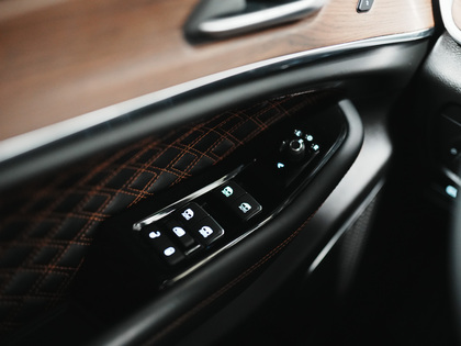 used 2024 Jeep Grand Cherokee car, priced at $57,900